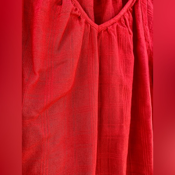 Red top - Picture 3 of 3